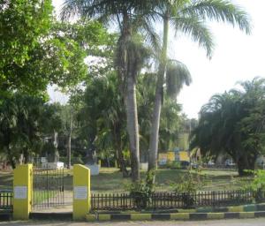 Roundabout in the centre of Negril